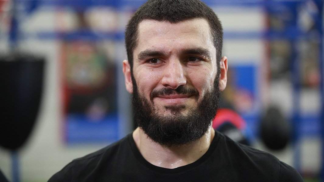 Артур Бетербиев