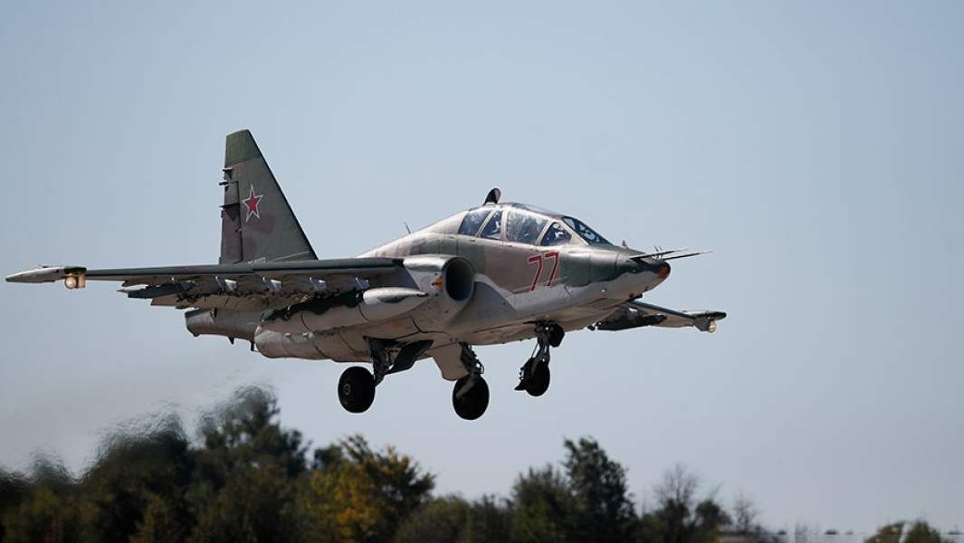 Самолет Су-25