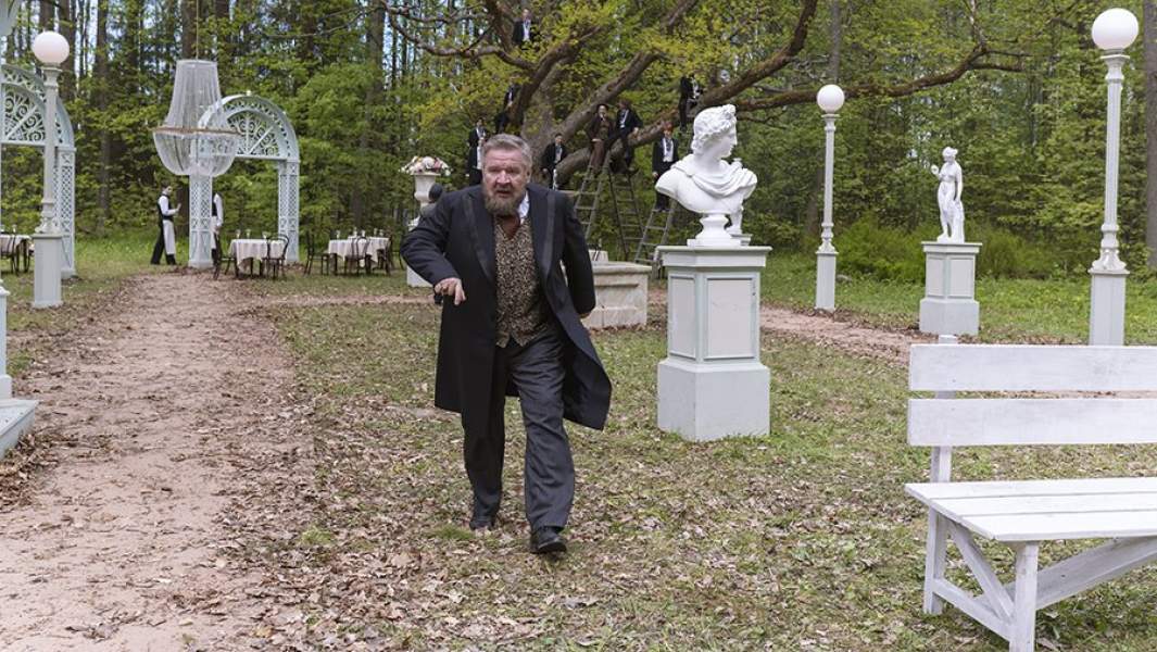 Роман Мадянов в роли Михаила Лентовского в сериале «Шаляпин»