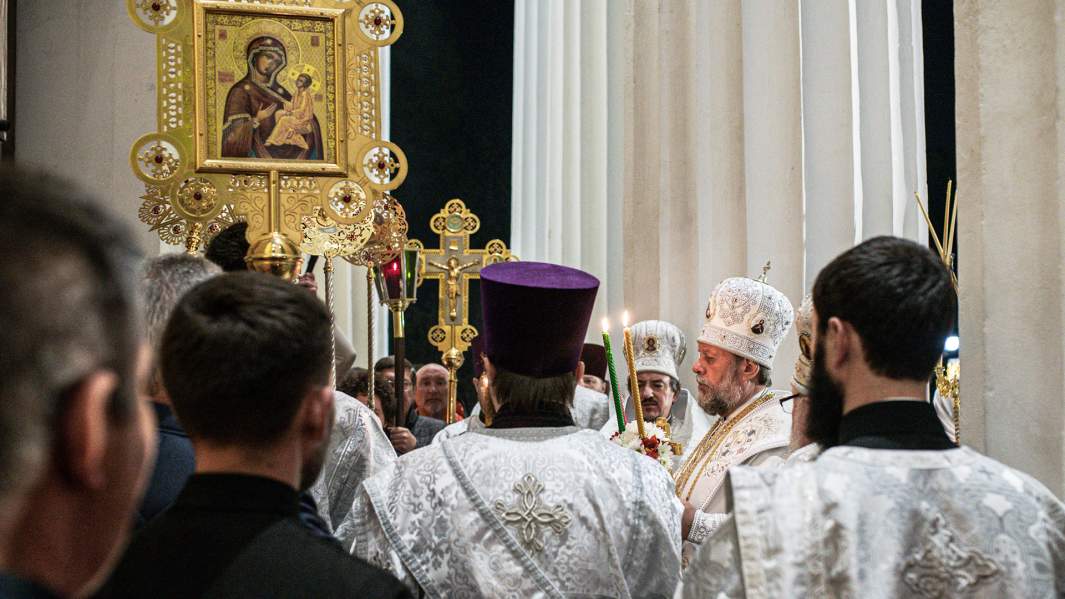 Служба в церкви