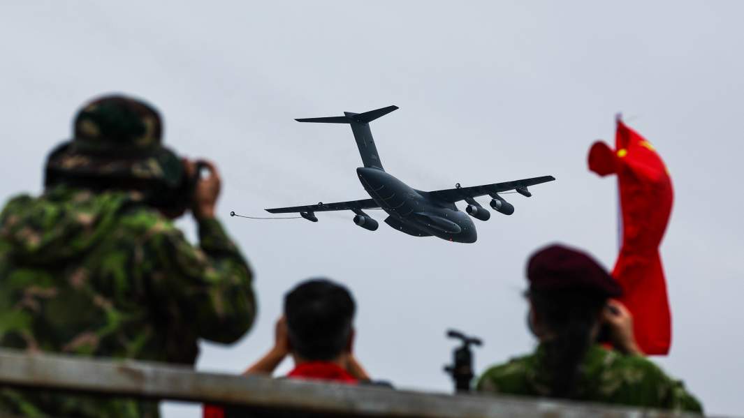 китайские военные самолет