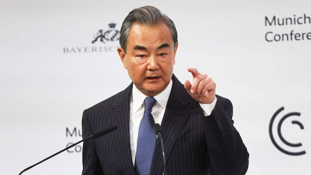 Директор управления Центральной комиссии по иностранным делам Китая Ван И выступает на Мюнхенской конференции по безопасности