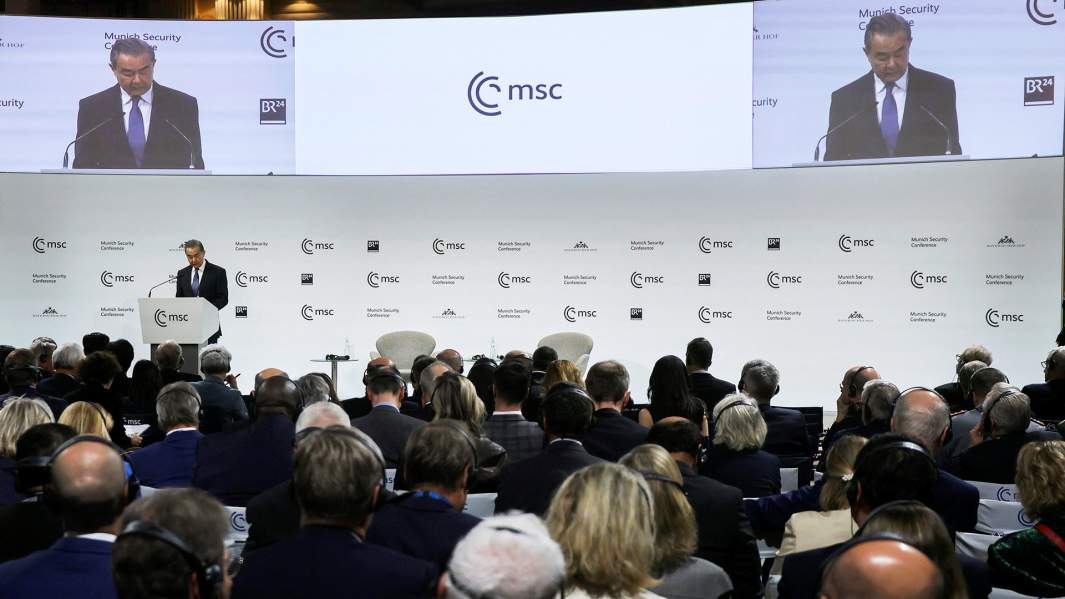 Директор управления Центральной комиссии по иностранным делам Китая Ван И выступает на Мюнхенской конференции по безопасности