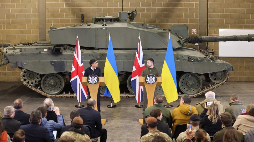 Президент Украины Владимир Зеленский с премьер-министром Великобритании Риши Сунаком