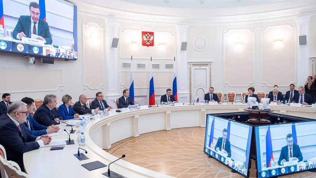 Участники расширенного заседания экспертного совета по развитию исторического образования при Министерстве науки и высшего образования РФ