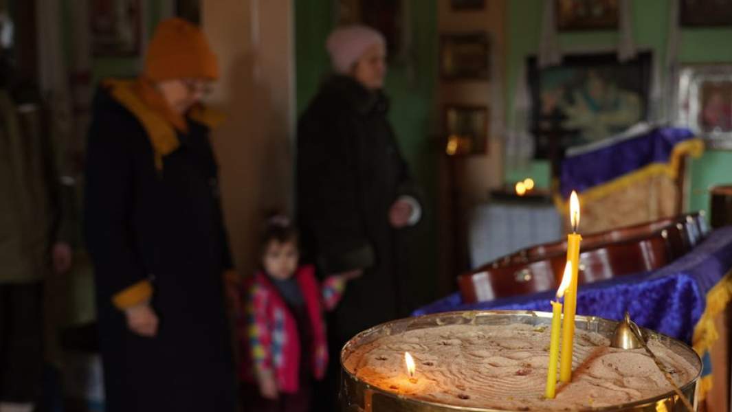 Сиротино, в храме