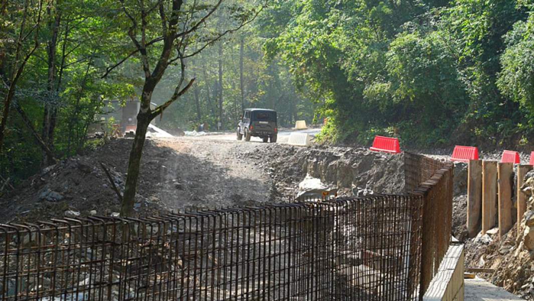 Строительство дороги к селу Харциз