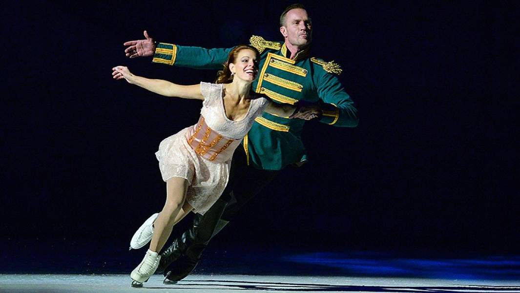 Фигуристы Екатерина Гордеева и Роман Костомаров выступают в ледовом мюзикле Ильи Авербуха «Кармен»