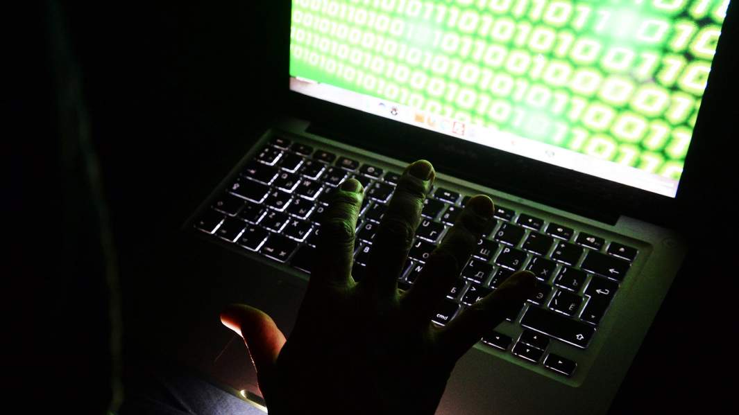 Рука, экран