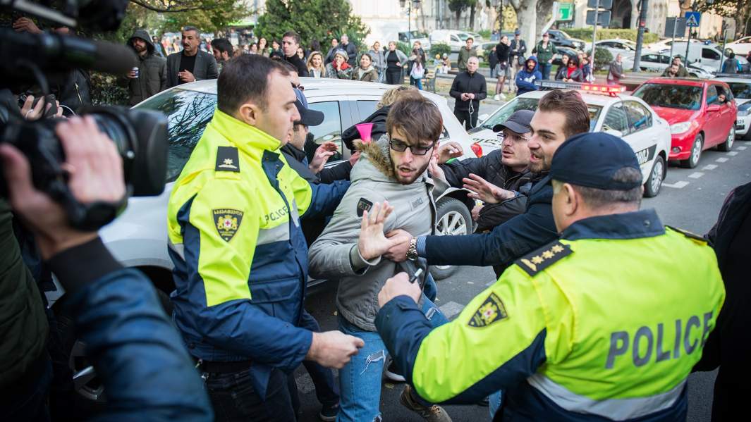 полиция протестующие