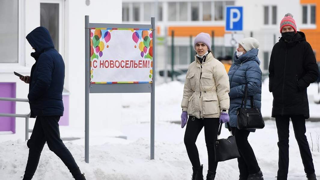 Новоселы у нового дома