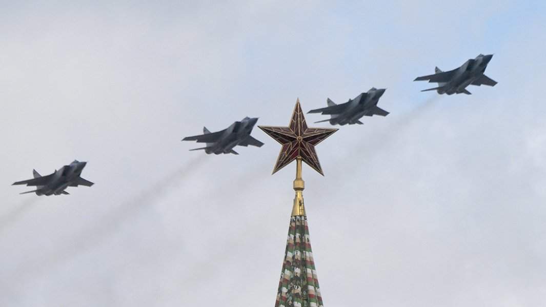 Истребители-перехватчики МиГ-31И с гиперзвуковым авиационным ракетным комплексом «Кинжал»