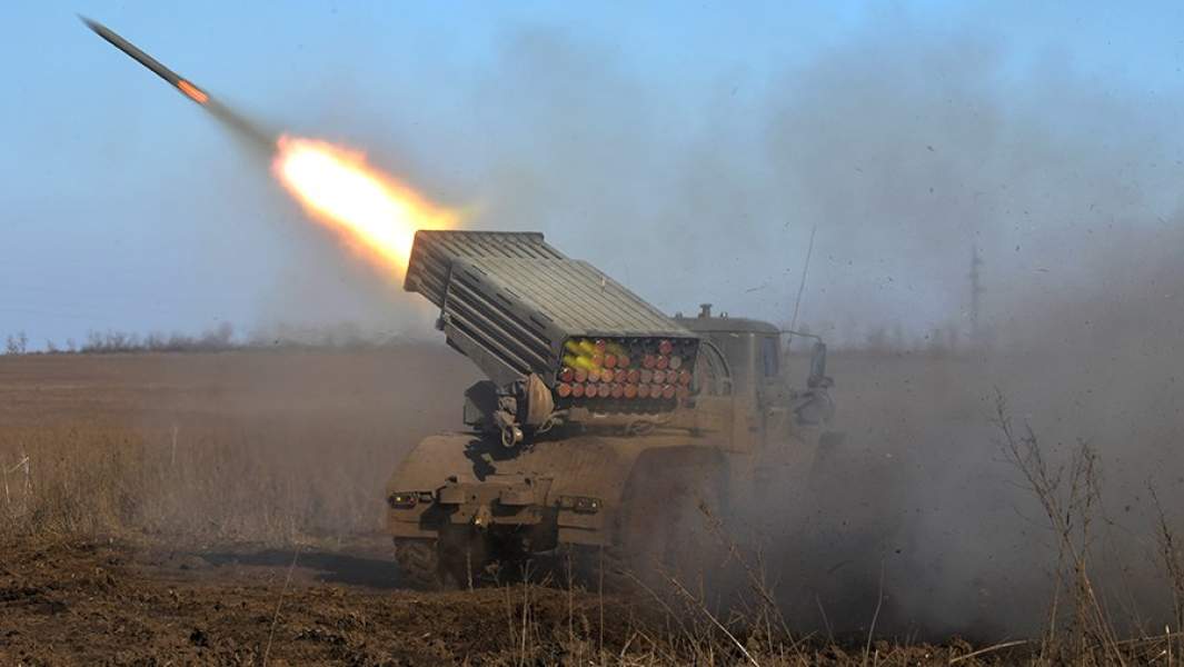 Боевая стрельба по целям ВСУ из реактивной системы залпового огня «Торнадо-Г» Вооруженных сил России в южном секторе специальной военной операции