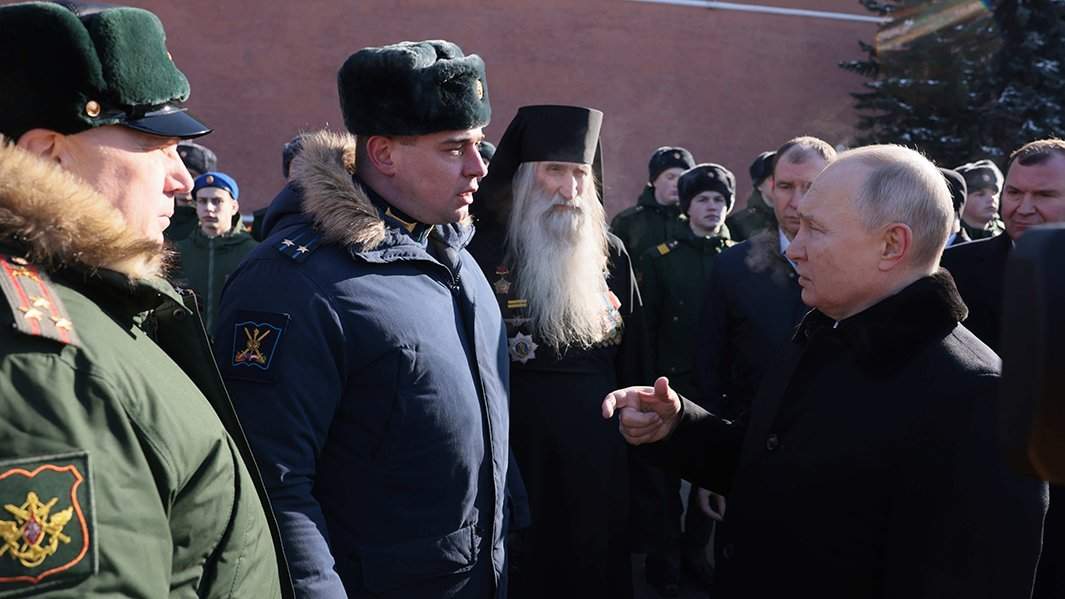 Президент с военнослужащими