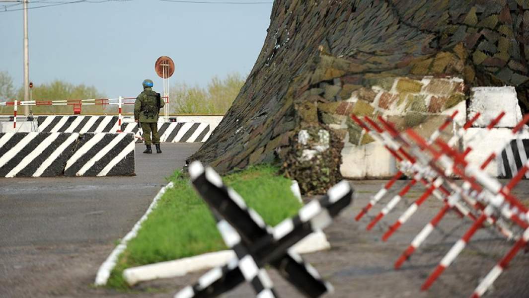 Миротворческий пост на мосту через Днестр в Бендерах