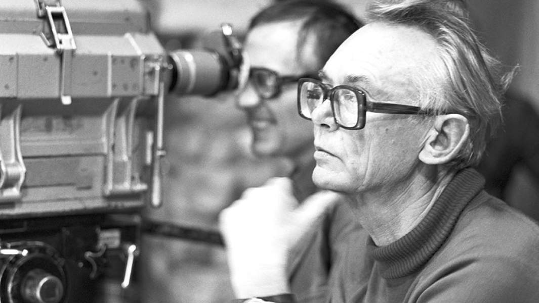 Режиссер-постановщик Леонид Иович Гайдай на съемках художественного фильма «Спортлото-82» на киностудии «Мосфильм», 1981 год