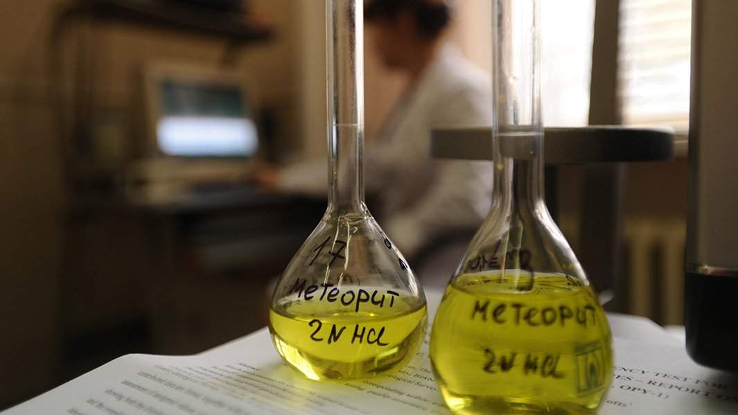 Изучение минерального состава метеорита