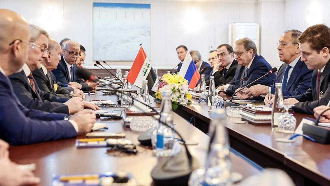 Министр иностранных дел РФ Сергей Лавров и министр иностранных дел Ирака Фуад Хусейн во время российско-иракских переговоров в здании министерства иностранных дел Ирака