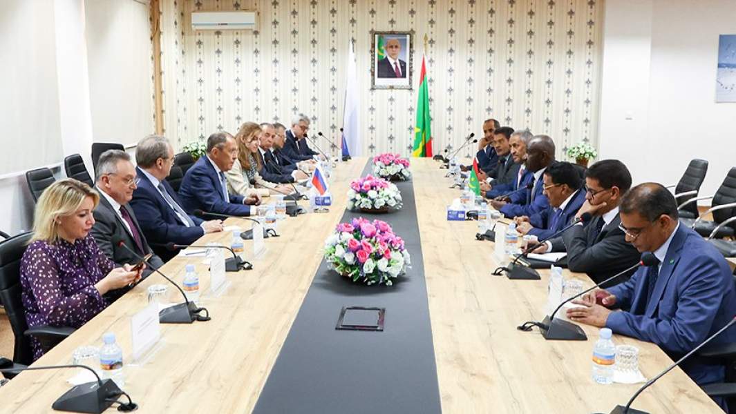 Министр иностранных дел РФ Сергей Лавров и министр иностранных дел Мавритании Мохаммед Салем Ульд Мерзуг во время встречи