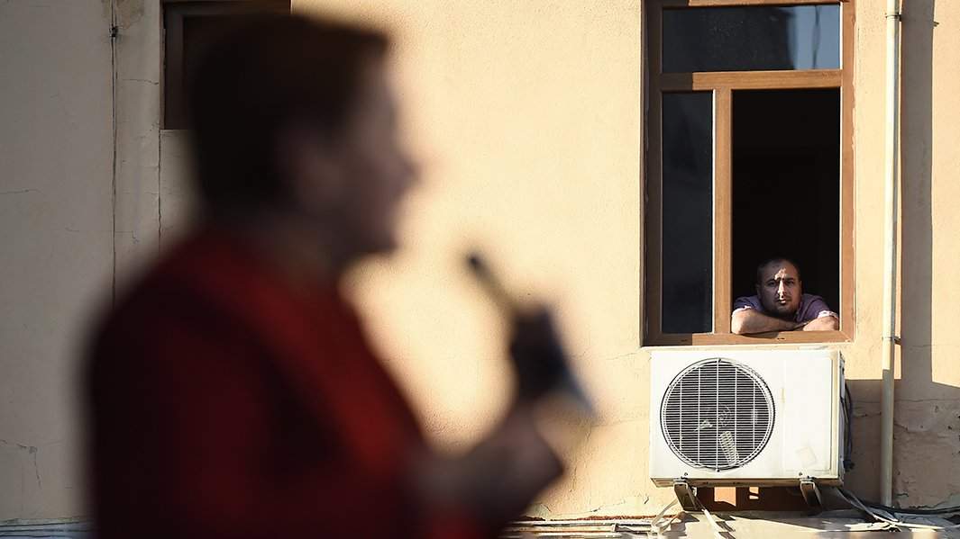 Выступление кандидата в президенты Турции Мерал Акшенер 