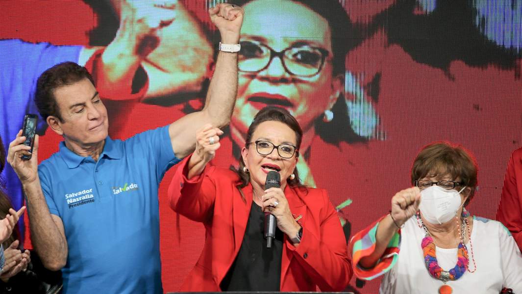 Ксиомара Кастро лидирует на президентских выборах в Гондурасе, согласно первым предварительным данным