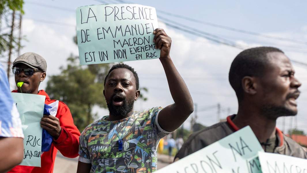 Manifestantes participam de protesto