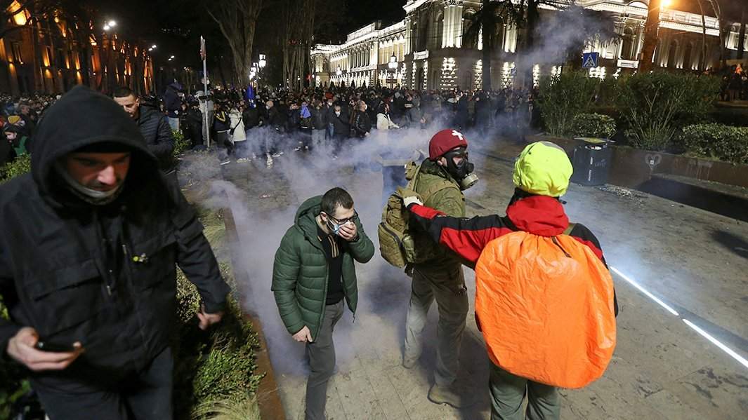 парламент протест тбилиси