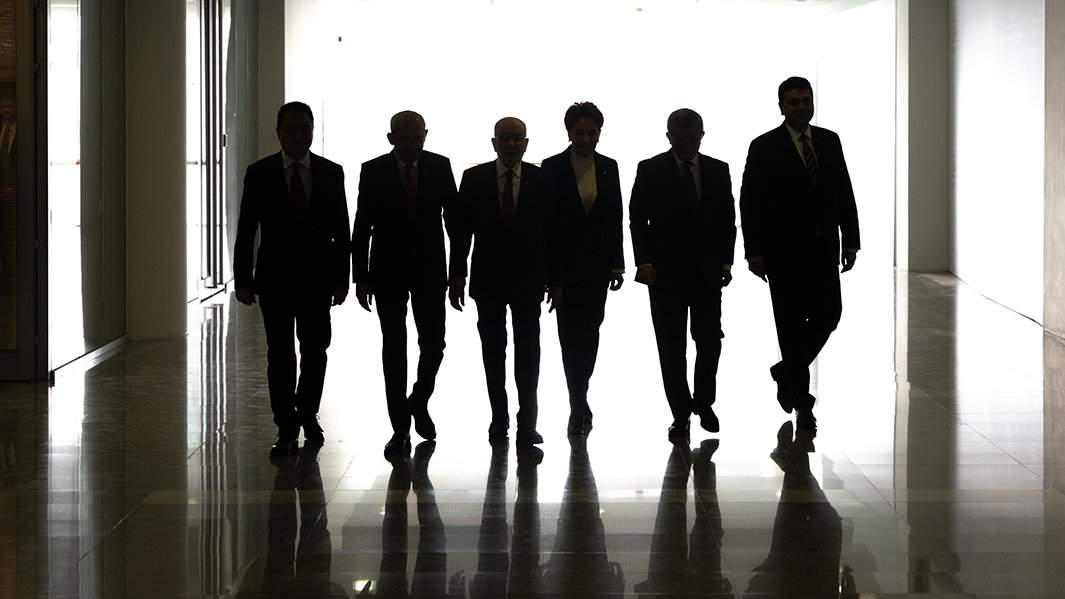 Представители национального альянса, состоящего из шести партий