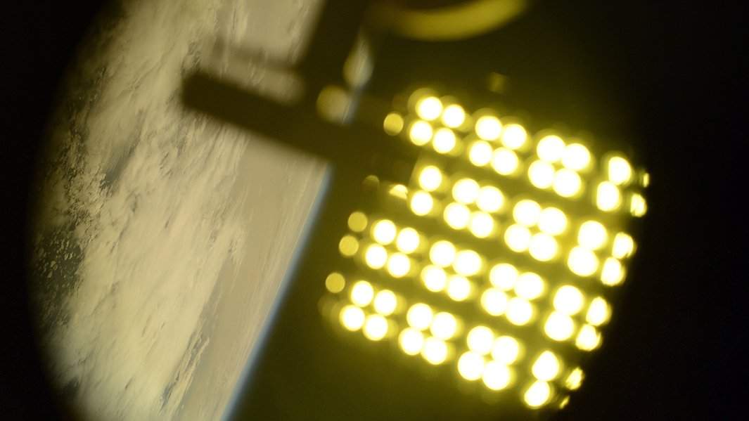 солнечные батареи на МКС