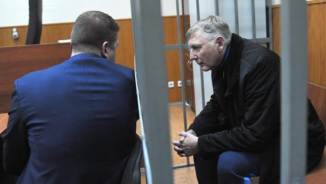 Бывший начальник управления в центральном аппарате Федеральной таможенной службы генерал-лейтенант Александр Кизлык в Басманном районном суде Москвы