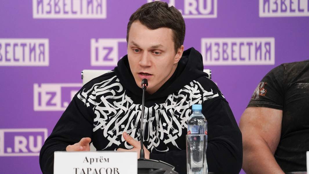 Боец ММА Артем Тарасов на одной из пресс-конференций в МИЦ «Известия»