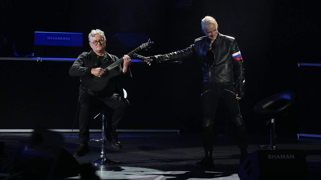 Певец SHAMAN с отцом Юрием Дроновым