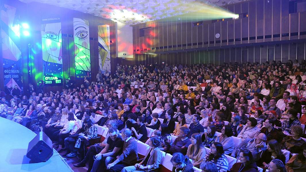 Зрители на церемонии открытия Российского фестиваля анимации в Суздале