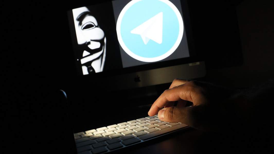 телеграм клавиатура рука