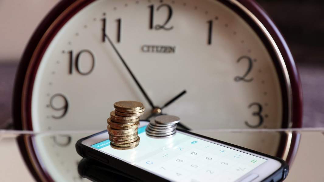 Часы деньги