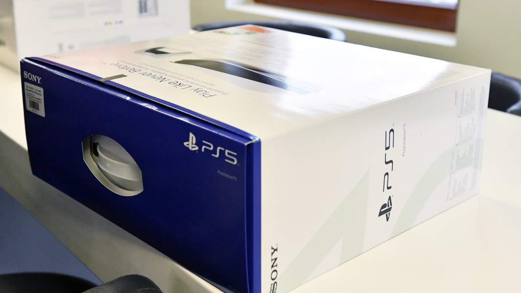 коробка с плейстейшен