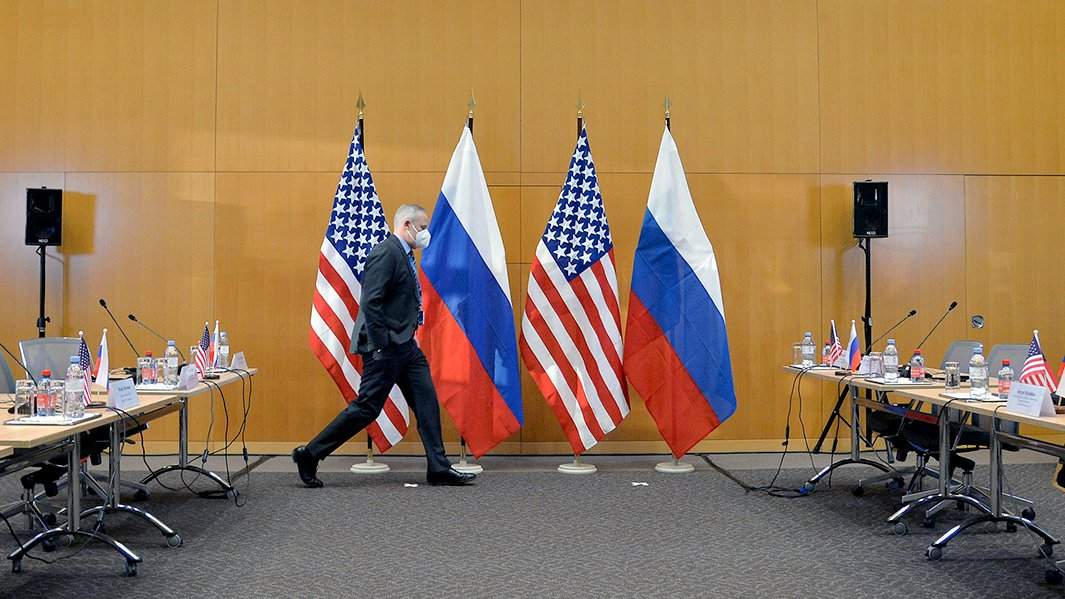 сша россия флаги