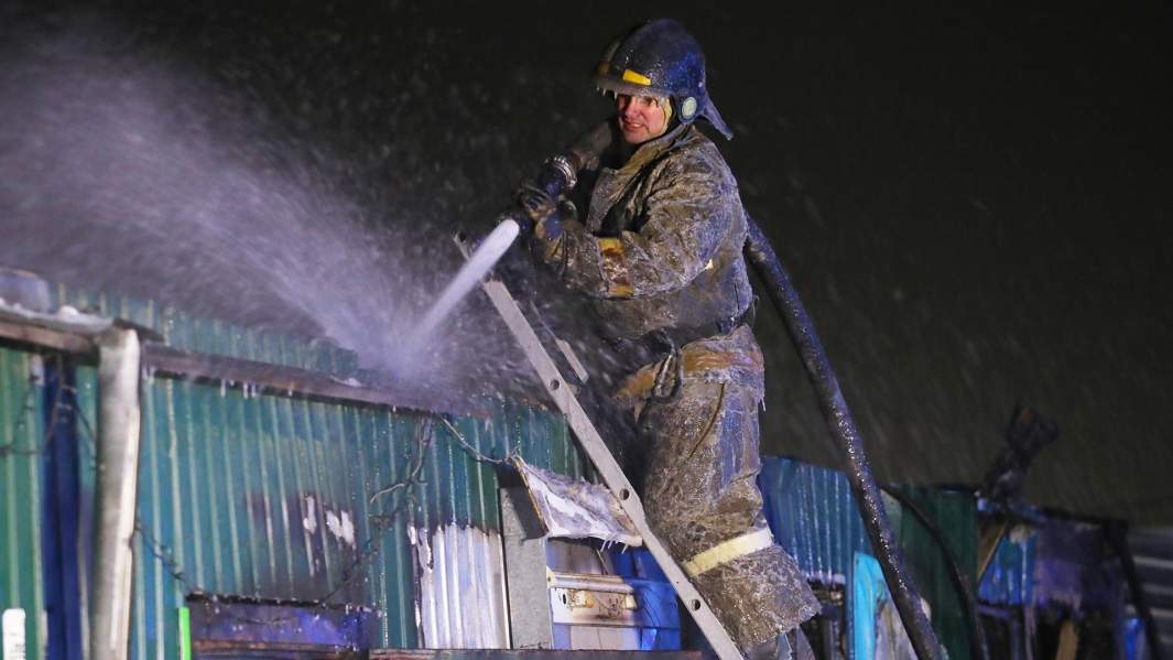 Сотрудник пожарной службы МЧС РФ