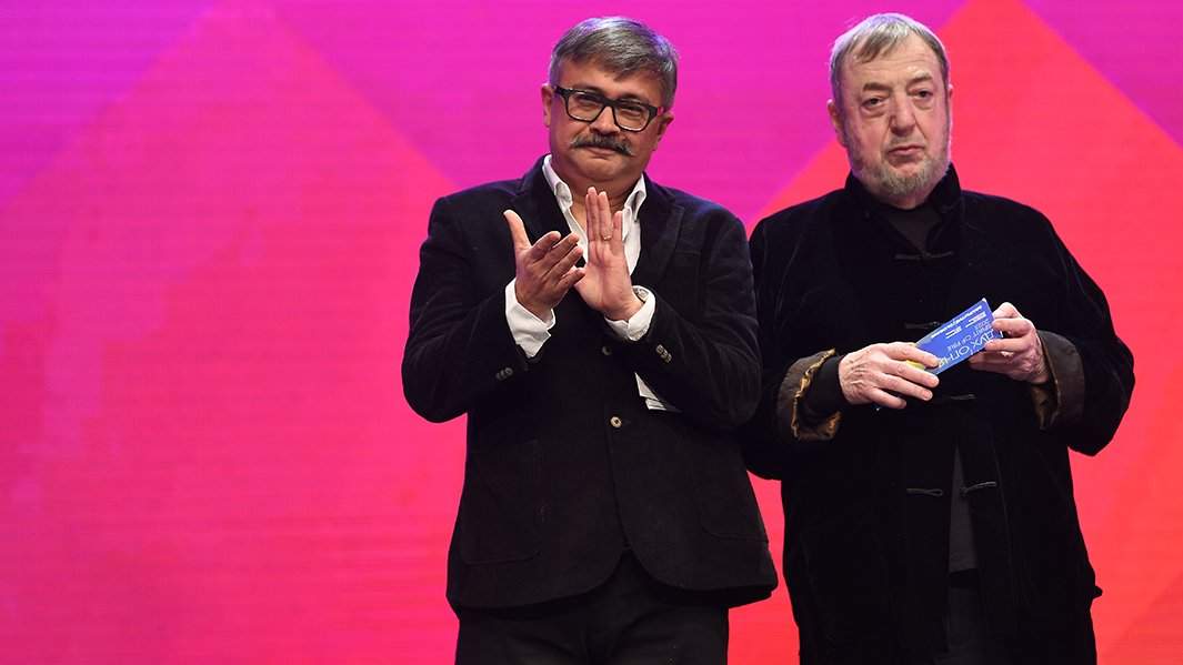 Режиссеры Бауддхаян Мукхерджи и Павел Лунгин