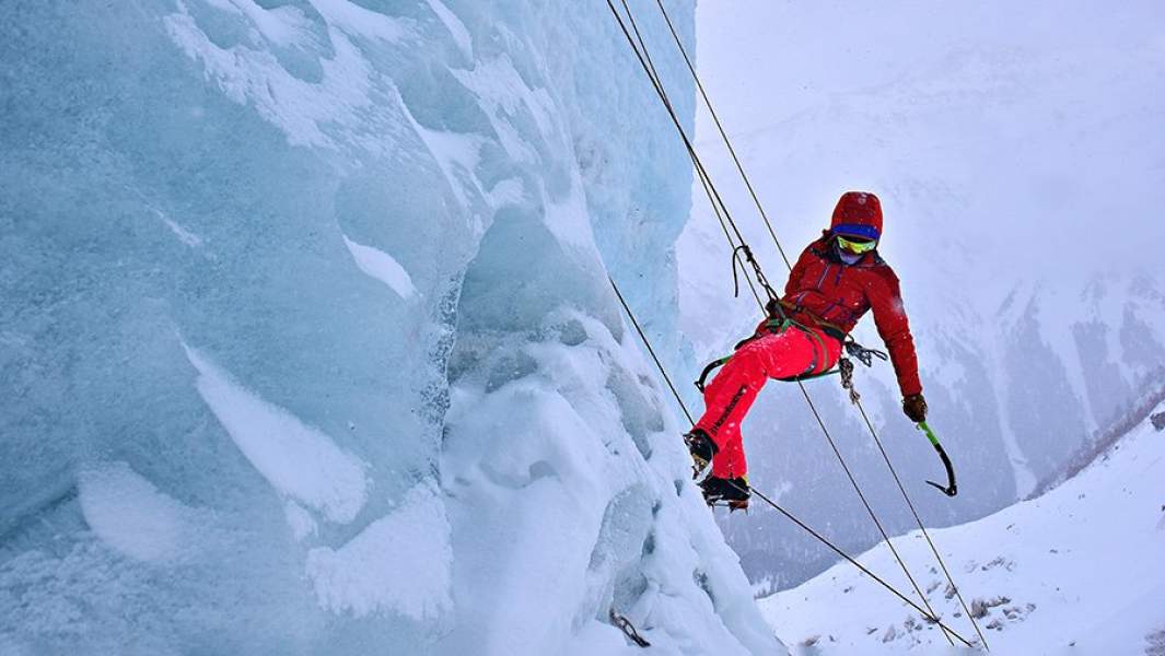 Альпинисты на леднике
