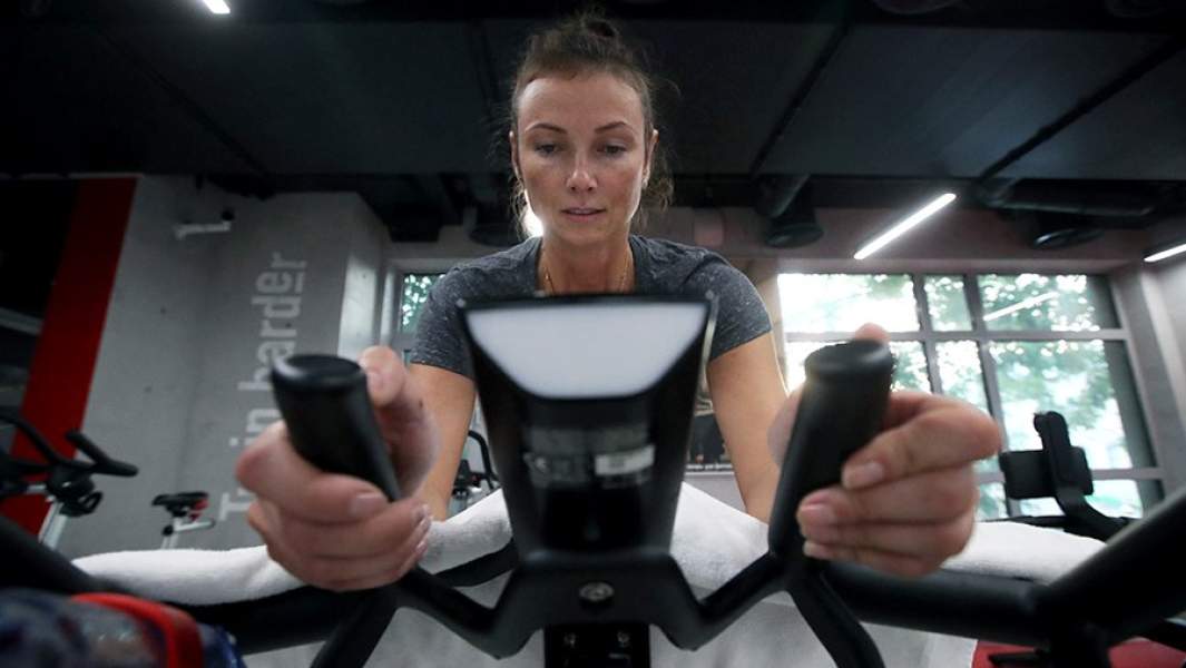 фитнес зал девушка