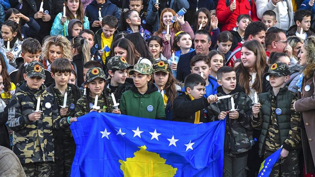 Празднование 15-й годовщины независимости самопровозглашенной республики Косово в Приштине