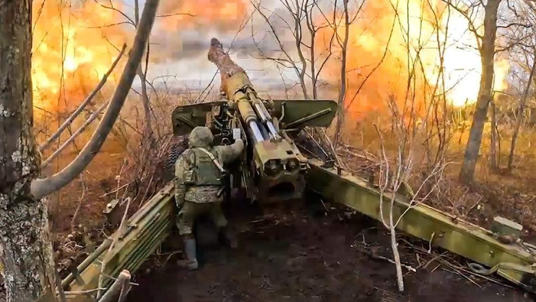 Расчеты 152-миллиметровых пушек «Гиацинт-Б» Центрального военного округа ведут огонь по позициям ВСУ в зоне проведения специальной военной операции