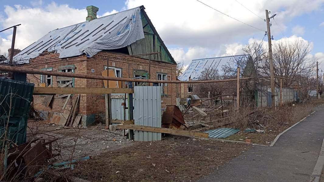 Викинг бахмут. Разрушения в пригороде Бахмута. Пригород России. Бахмут мост. Дамба в Бахмуте.