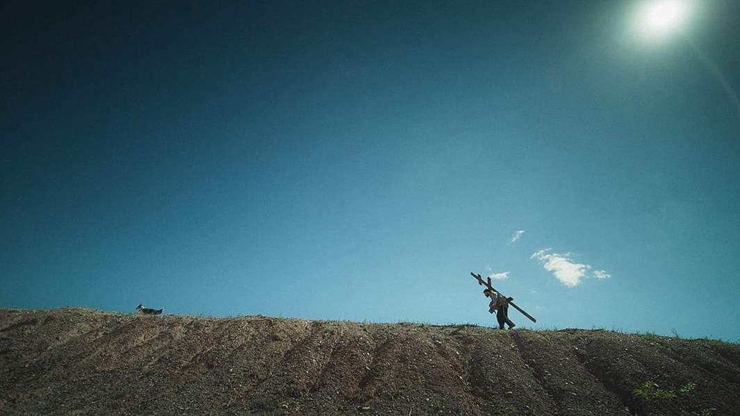 Кадр из фильма «Русский крест»