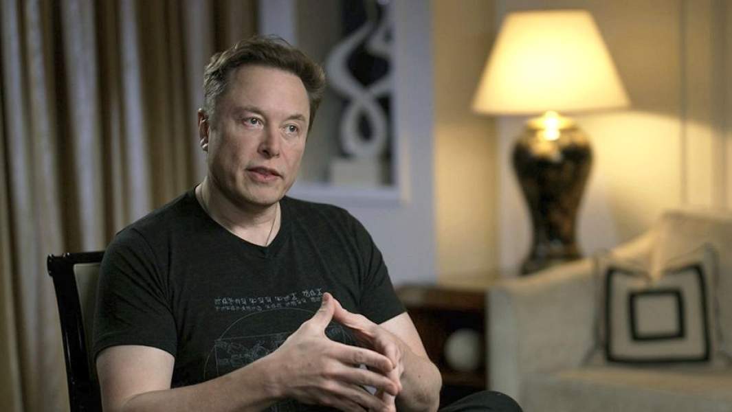 Илон Маск во время эксклюзивного интервью Такеру Карлсону 