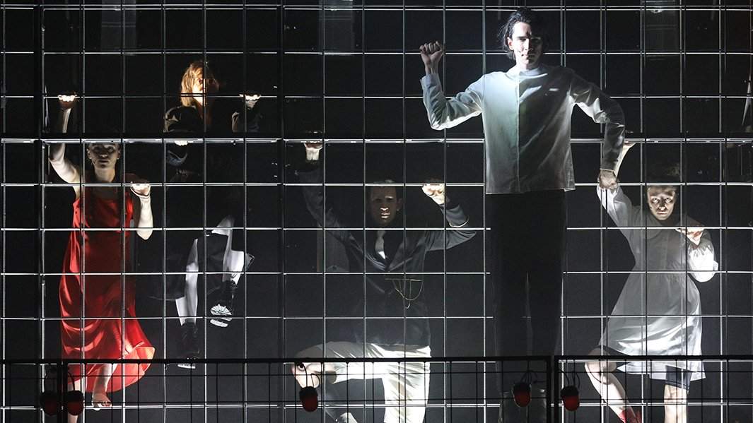 Сцена из спектакля «Тахир и Зухра»