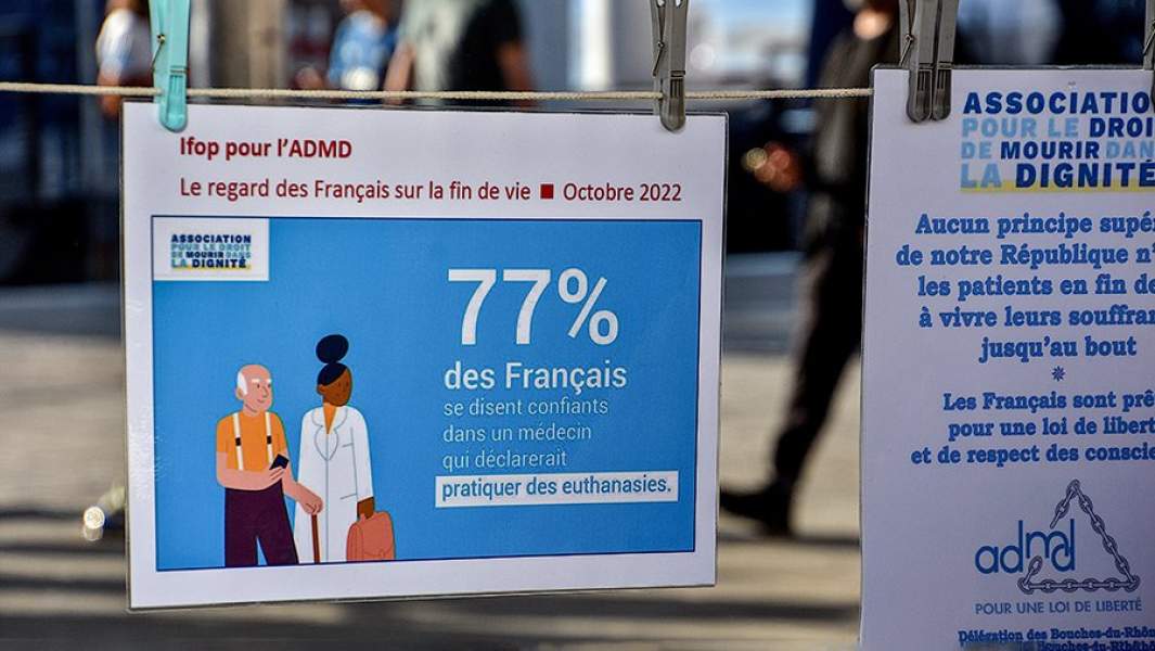 Демонстрация против эвтаназии во Франции