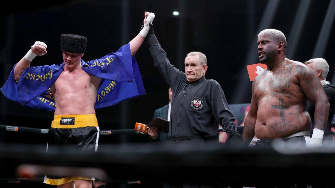 Победа Павла Шульского над  бразильцем Данило Сузартом