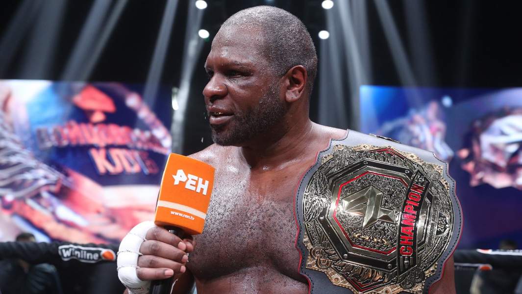 Кевин Джонсон боксерский клуб